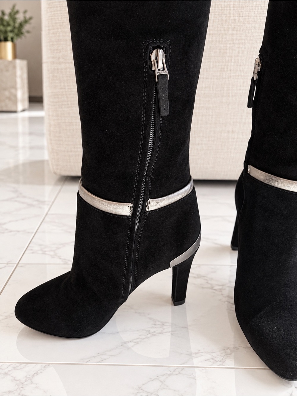 Fendi Black Suede Over-the-Knee Fold-Over‎ Boots – Size 39.5 with silver trim - Picture 4 of 10
